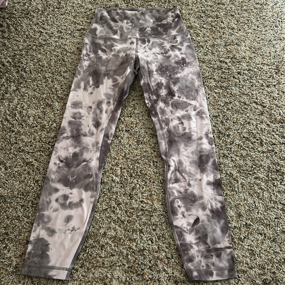Lululemon leggings size 4